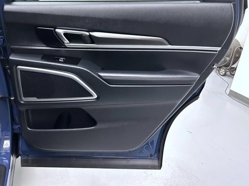 Used 2025 Kia Telluride S AWD/4WD image 17