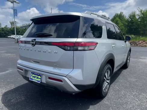 Used 2023 Nissan Pathfinder SL FWD image 8