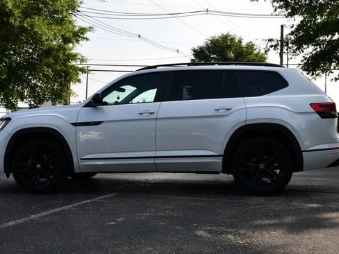 Used 2022 Volkswagen Atlas SEL R-Line AWD/4WD image 3