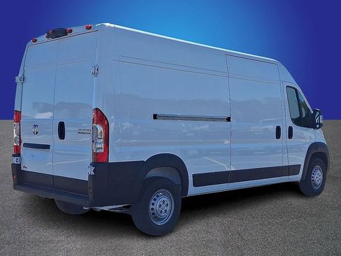 Used 2025 RAM ProMaster 2500 w/ Convenience Group image 4