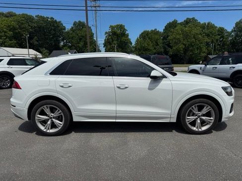 Used 2023 Audi Q8 Premium w/ Convenience Package AWD/4WD image 9