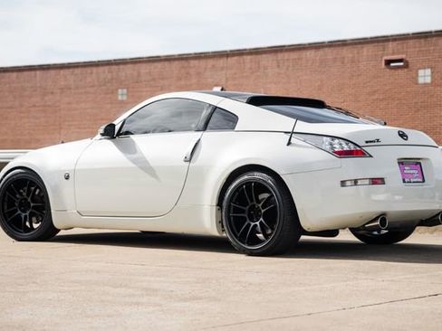 Used 2006 Nissan 350Z Coupe w/ (N93) Cargo Convenience Pkg image 6