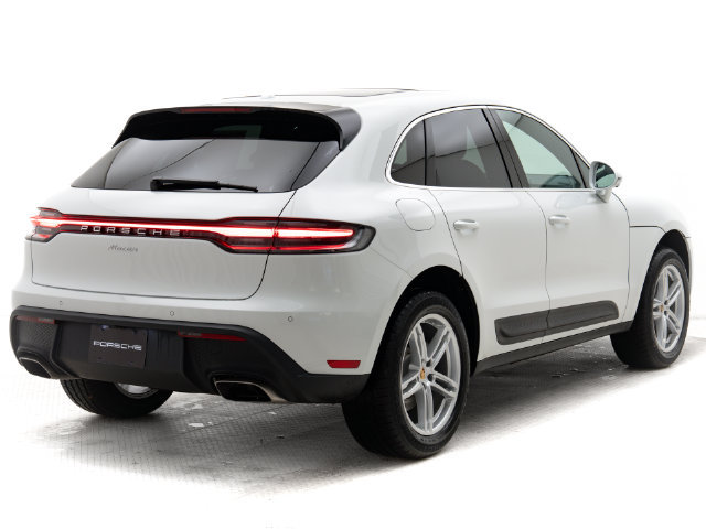 Certified 2026 Porsche Macan AWD/4WD image 33