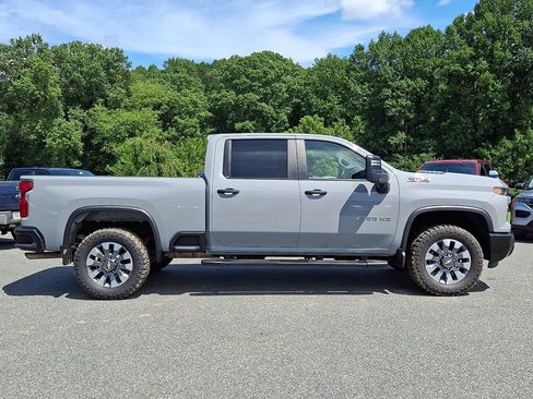 Used 2025 Chevrolet Silverado 2500 Custom w/ Custom Value Package AWD/4WD image 7