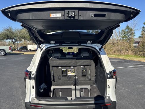 New 2025 Toyota Sienna XLE image 40