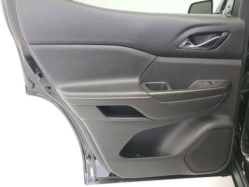 Used 2017 GMC Acadia SLT image 17