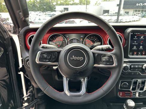Used 2023 Jeep Gladiator Rubicon w/ LED Lighting Group AWD/4WD image 11