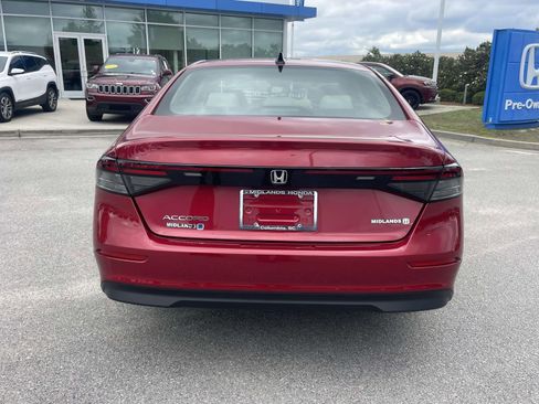 Used 2025 Honda Accord SE image 5