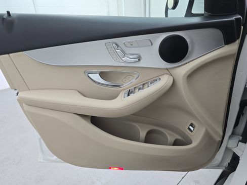 Used 2019 Mercedes-Benz GLC 300 GLC 300 image 26