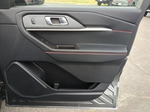 Used 2025 Ford Explorer ST-Line AWD/4WD image 34