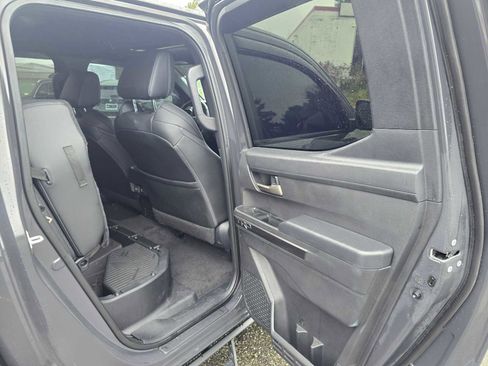 Used 2025 Toyota Tacoma TRD Off-Road image 15