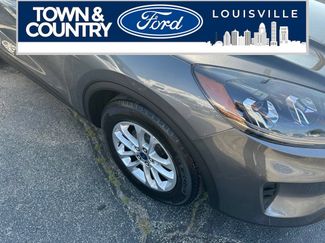 Used 2022 Ford Escape SE w/ Cold Weather Package FWD video 2