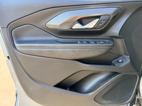 Used 2023 GMC Terrain SLE w/ Driver Convenience Package FWD image 20