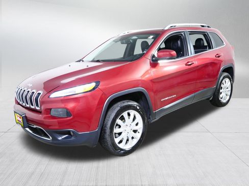 Used 2017 Jeep Cherokee Limited image 3