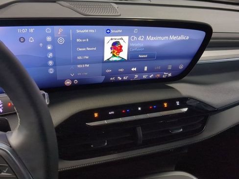 Used 2025 Buick Enclave Preferred image 40