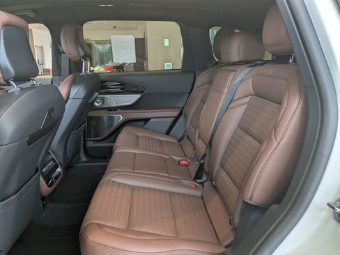 New 2026 Lincoln Nautilus Reserve image 12