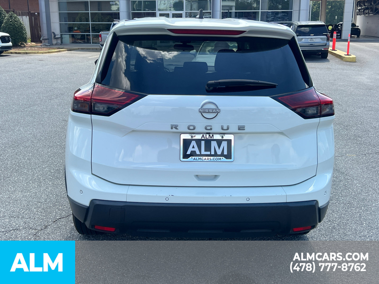 Used 2024 Nissan Rogue S FWD image 6