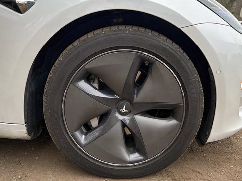 Used 2020 Tesla Model 3 Long Range image 21