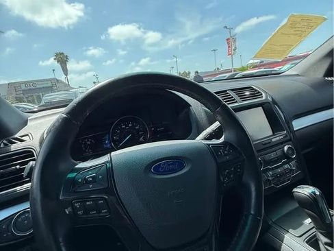 Used 2016 Ford Explorer XLT w/ Equipment Group 201A FWD image 6