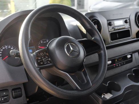 Used 2020 Mercedes-Benz Sprinter 2500 image 15