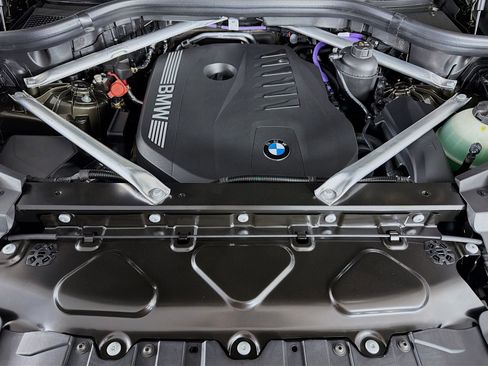 New 2026 BMW X5 xDrive40i w/ M Sport Package AWD/4WD image 32