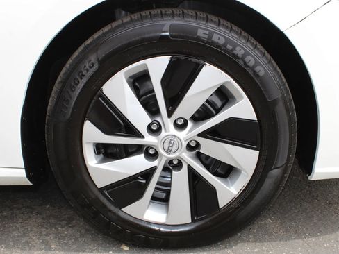 Used 2024 Nissan Altima 2.5 S FWD image 31