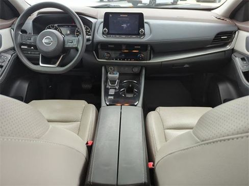 Certified 2021 Nissan Rogue SV image 18