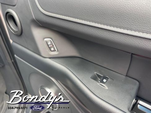 Used 2023 Ford Expedition XLT image 19