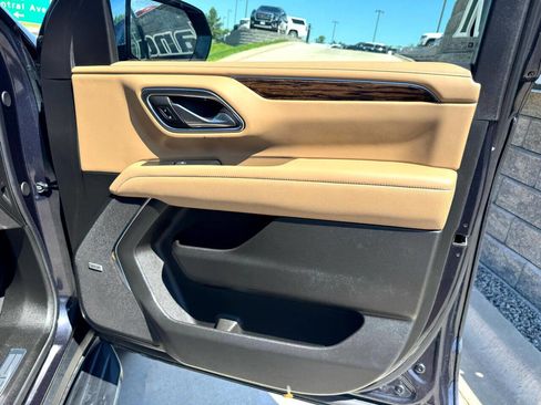 Used 2024 Chevrolet Tahoe Premier w/ Premium Package image 22