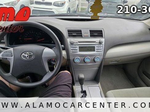 Used 2009 Toyota Camry LE FWD image 33