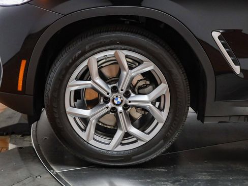 Used 2025 BMW X4 xDrive30i w/ Convenience Package image 12