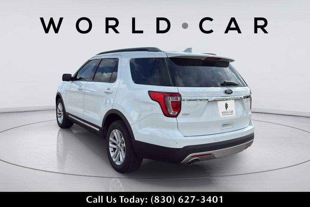 Used 2017 Ford Explorer XLT w/ Equipment Group 202A FWD image 9