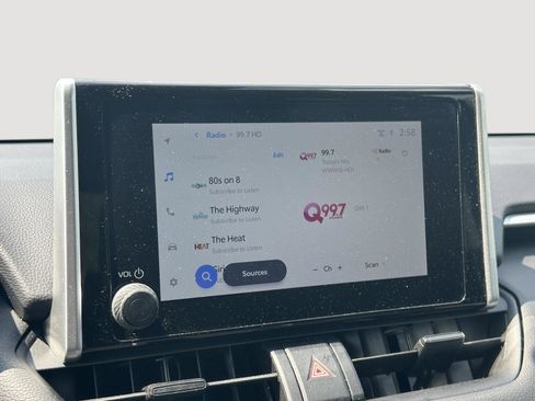 Used 2025 Toyota RAV4 XLE FWD image 12