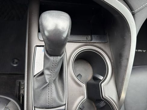 Used 2022 Toyota Camry XSE FWD image 31