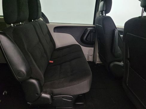 Used 2019 Dodge Grand Caravan SE FWD image 19