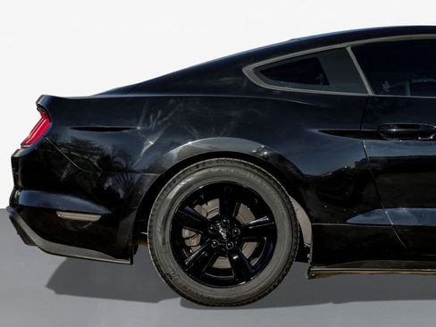 Used 2019 Ford Mustang Coupe image 6