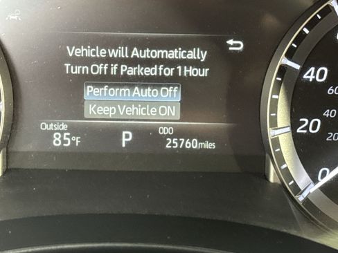 Used 2025 Toyota Highlander XLE AWD/4WD image 29