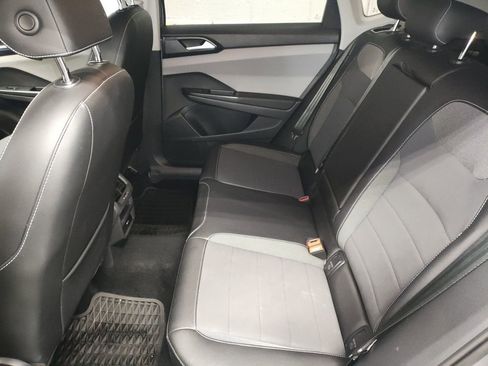 Used 2022 Volkswagen Taos SE image 27