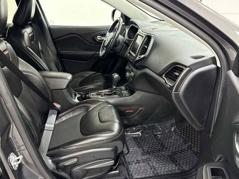 Used 2020 Jeep Cherokee Trailhawk w/ Cold Weather Group image 29