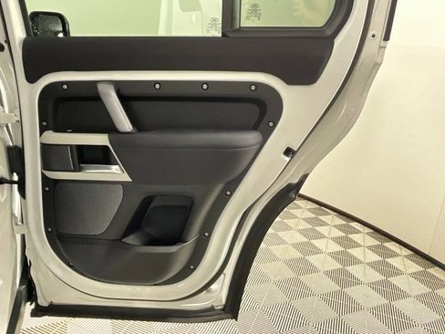 Used 2022 Land Rover Defender 110 X-Dynamic SE image 24