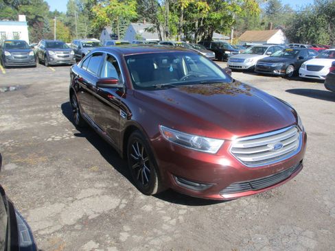 Used 2016 Ford Taurus SEL image 1