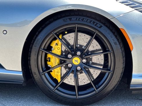 Used 2018 Ferrari 812 Superfast RWD image 40