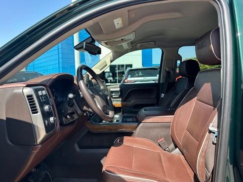 Used 2015 Chevrolet Silverado 1500 High Country w/ High Country Premium Package AWD/4WD image 9
