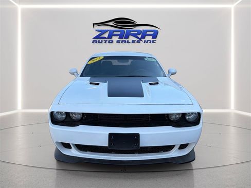 Used 2013 Dodge Challenger SXT RWD image 2