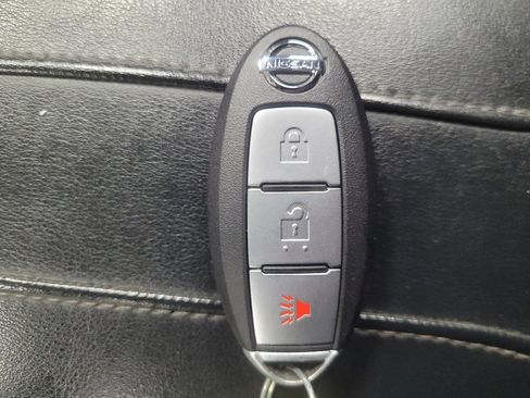 Used 2017 Nissan Rogue Sport SV FWD image 32