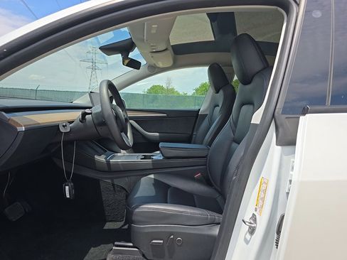 Used 2023 Tesla Model Y Long Range AWD/4WD image 7