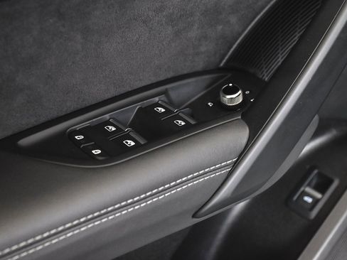 Used 2025 Audi SQ5 Premium Plus w/ Premium Plus Package image 10