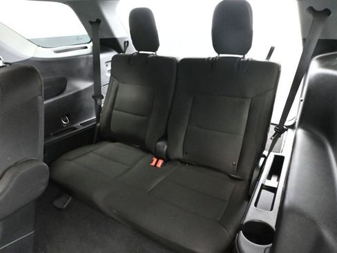 Used 2023 Ford Explorer XLT AWD/4WD image 38