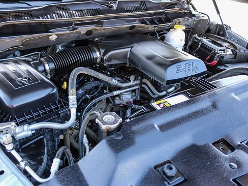 Used 2024 RAM 1500 Classic SLT AWD/4WD image 27