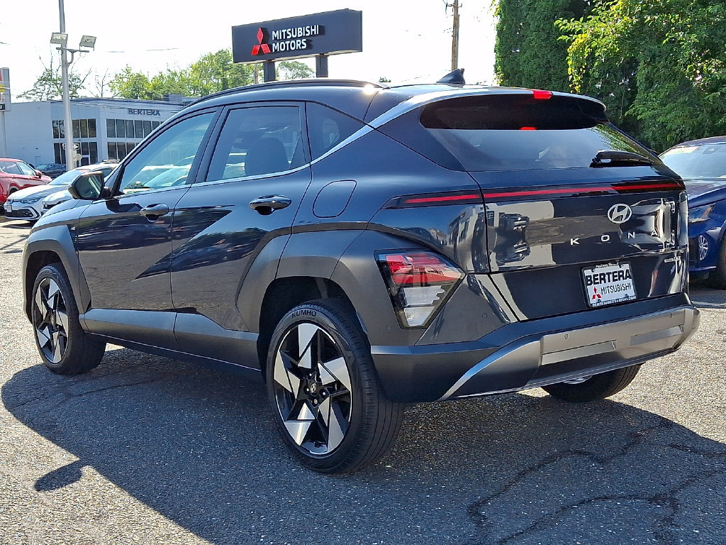 Used 2024 Hyundai Kona Limited AWD/4WD image 4